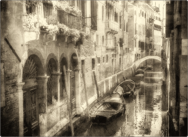 Venetie Laptop Sticker 17 inch